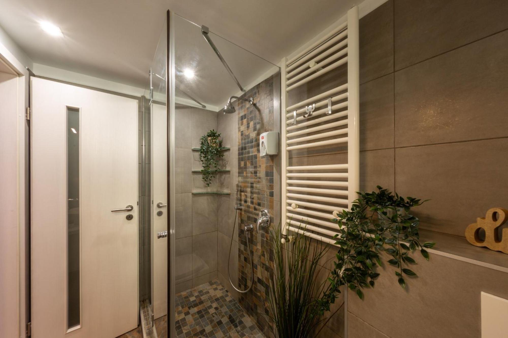 Modern 1Br Apt In The Old Town: The Perfect Choice Bucarest Extérieur photo